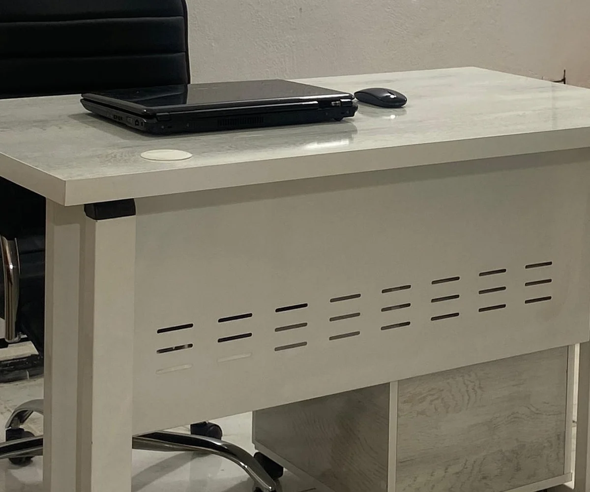 Bureau pieds métalliques NEW