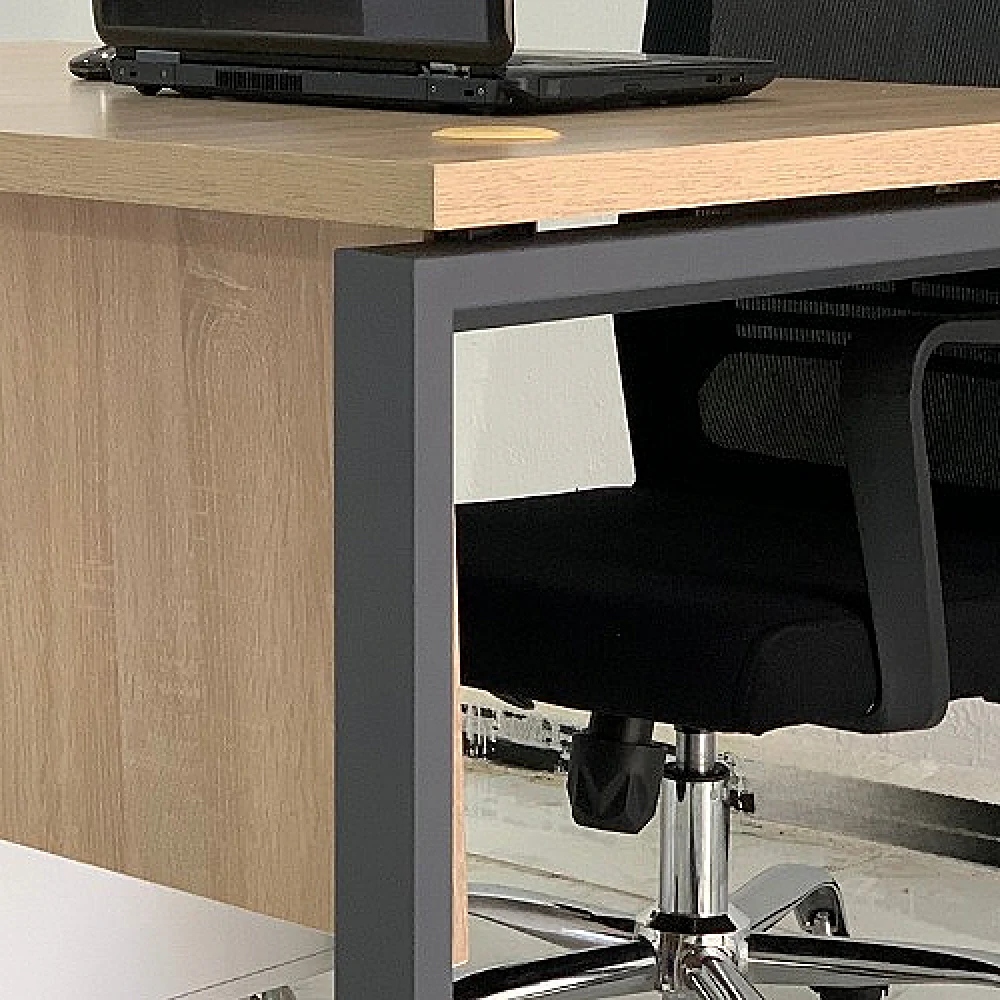 Bureau opérateur avec caisson